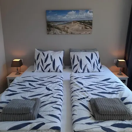 بيت للعطل Waves