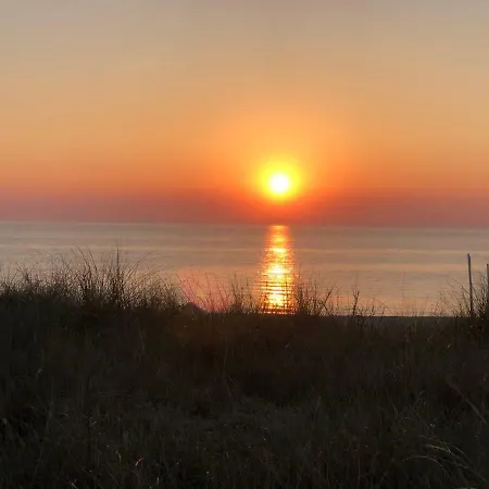 Waves إغموند آن زي