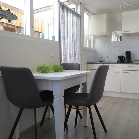 Waves בית נופש *